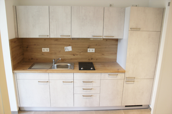 Service-Wohnen mit Einbauküche & Terrasse! - Foto 1