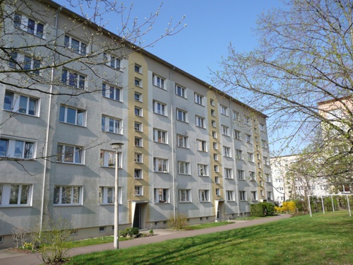 Einzug ab 01.08.2026 möglich. Genießen Sie Ihren Feierabend auf dem Balkon mit Blick ins Grüne! - Photo 2